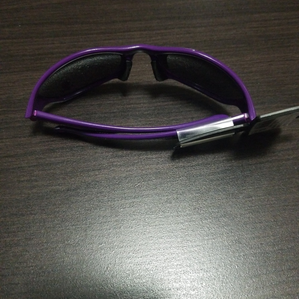 Glasses - Picture 3 of 3